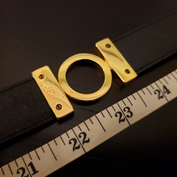 Ferragamo magenta leather belt with gold tone buckle - Picture 12 of 13